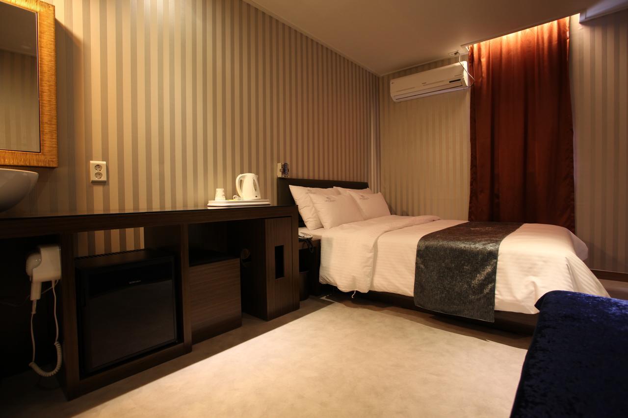 Lineplus Hotel Gimpo Exterior foto